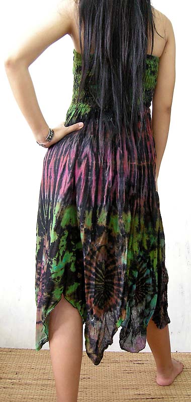 Lightweigth hippie halter dress, smocked on the bust. What an 